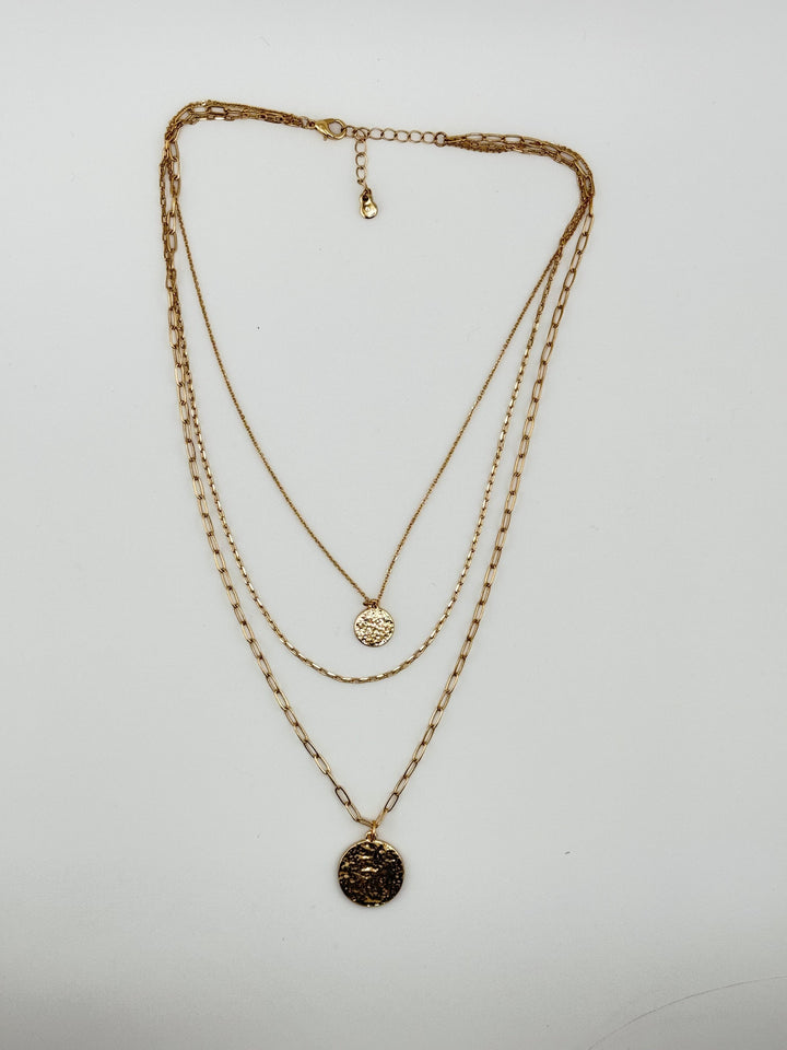 Layered necklace with hammered pendent